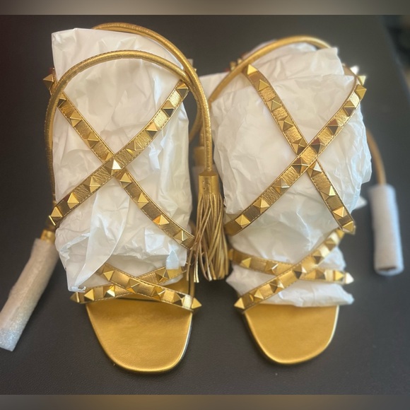 Valentino Garavani GOLD ON GOLD Wrap Around Sandal/Heel - Picture 3 of 9